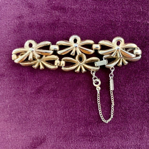 Vintage Monet Gold‑Tone Ribbon Link Bracelet w/ Safety Chain ~ 7.5″ - Picture 2 of 2